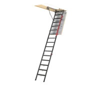 Schody s kovovým rebríkom